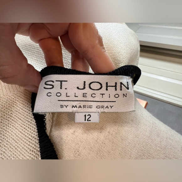 St. John Collection Santana Knit
Jacket in Vanilla/Black - Picture 4 of 11